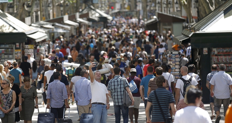 Turistas en la ciudad de Barcelona