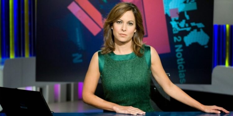 Mara Torres, presentadora de 'La 2 Noticias'
