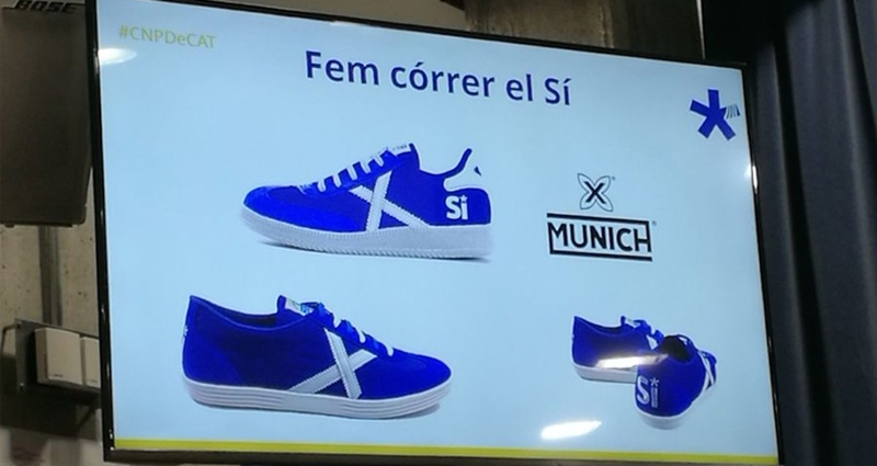 La imagen de las zapatillas encargadas por el PDeCat a la empresa Munich