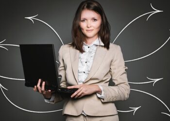 ¿Hasta qué punto debe el dircom converger con otras funciones de la compañía?