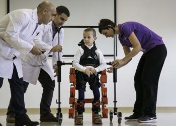 Escribano Mechanical and Engineering cede al Hospital Sant Joan de Déu Barcelona el primer exoesqueleto pediátrico portable del mundo