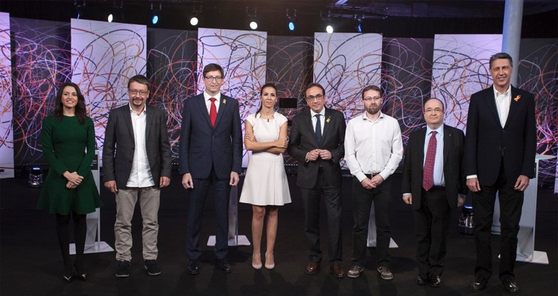 Ana Pastor, junto a los 7 candidatos en el debate de laSexta