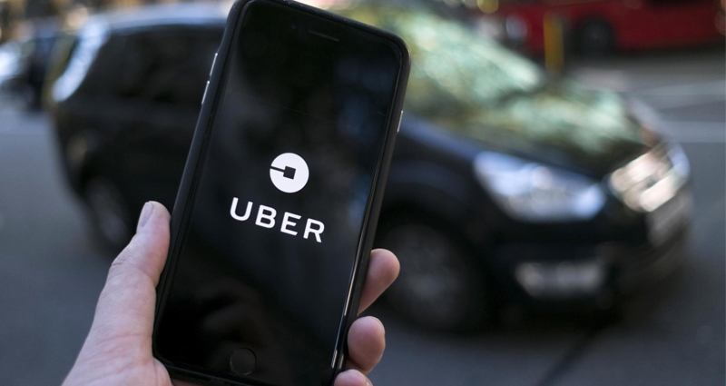 La comunicación de Uber y Cabify entra en un ‘atasco’ con Aena