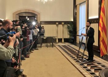 Roger Torrent compareciendo ante los medios. Foto: @rogertorrent