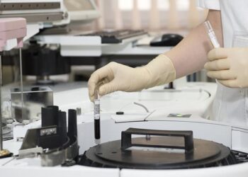 La Sociedad Española de Medicina de Laboratorio pone en marcha la primera base de datos de pruebas POCT en España