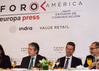 María Lorena Gutiérrez, Ministra de Comercio, Industria y Turismo, Iñigo de la Serna, Ministro de Fomento, Michael Goldenberg, Director General de Value Retail y Benito Berceruelo, CEO Estudio de Comunicación