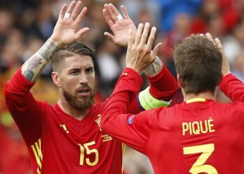 Sergio Ramos y Gerard Piqué en una imagen de la Eurocopa de Francia en 2016