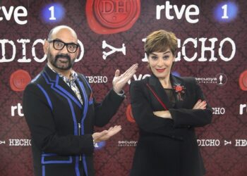 Anabel Alonso y José Corbacho, presentadores de 'Dicho y Hecho'