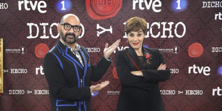 Anabel Alonso y José Corbacho, presentadores de 'Dicho y Hecho'
