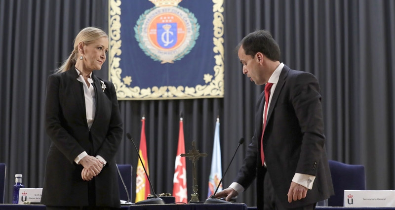 Cristina Cifuentes en la toma de posesión del nuevo rector Javier Ramos