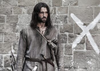 Aitor Luna interpretando a Arnau Estanyol en 'La catedral del mar'