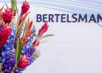 Bertelsmann liquida la figura del dircom en España tras la salida de Llobell a Iberdrola