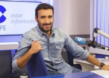 Juanma Castaño en el estudio principal de COPE