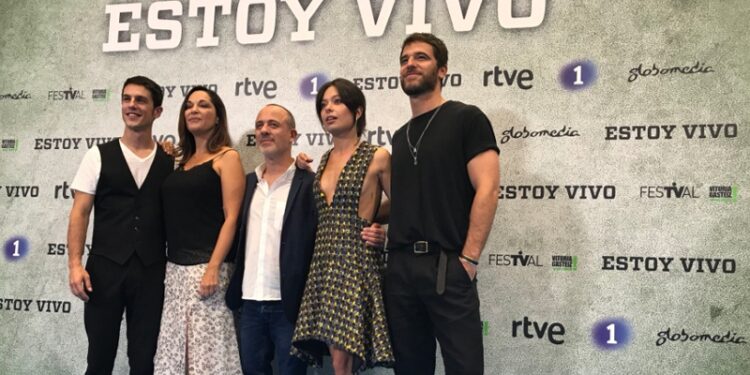 El elenco de 'Estoy vivo' durante la presentación en el FesTVal