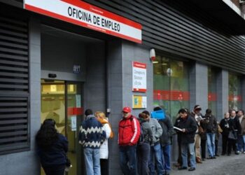 Cola ante una Oficina de Empleo