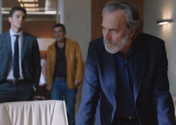 José Coronado en una escena de 'Vivir sin permiso' (Netflix)