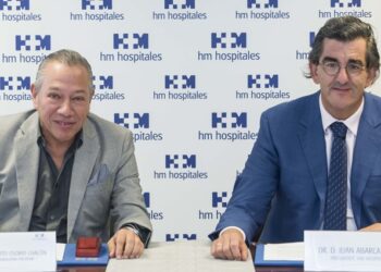 Firma convenio Clinica Bonnadona