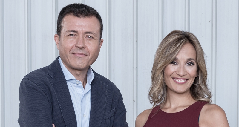 Manu Sánchez y Rocío Martínez, presentadores de la primera edición de 'Antena 3 Deportes'