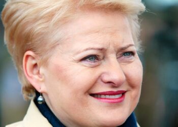 La presidenta lituana desmontó la estrategia comunicativa de Sánchez sobre Gibraltar y el Brexit