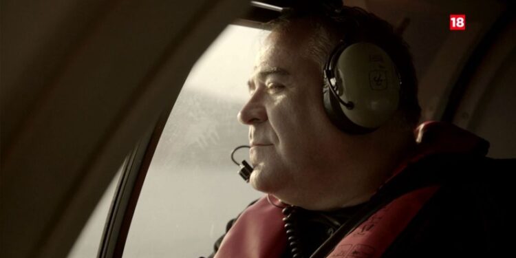 Antonio García Ferreras en un helicóptero durante la grabación de 'Estrecho' (laSexta)
