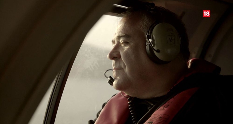 Antonio García Ferreras en un helicóptero durante la grabación de 'Estrecho' (laSexta)