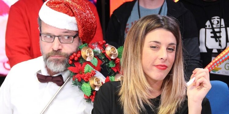 Quequé y Valeria Ros celebrando la Navidad en 'La lengua moderna' (Cadena SER)