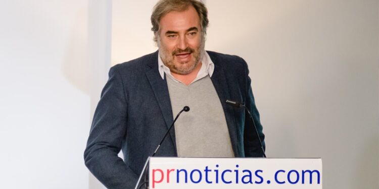 Joaquín Vidal recogiendo el premio a Medio revelación en ‘Los mejores de pr 2018'