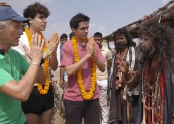 Los Javis visitan India junto a Jesús Calleja en la última entrega de la sexta temporada de 'Planeta Calleja' (Cuatro)