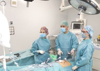 El doctor Carlos Durán Escribano es uno de los mayores expertos en cirugía laparoscópica de Europa