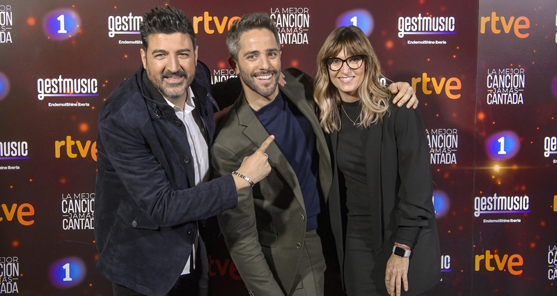 Tony Aguilar, Roberto Leal y Noemí Galera durante la presentación de 'La mejor canción jamás cantada'