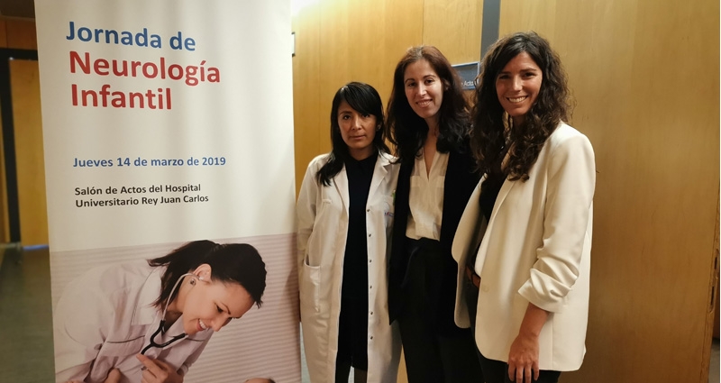 De izda a dcha, las doctoras Kelly Escajadillo (médico adjunto del Serv. de Pediatría), Jiménez y Cordero durante la jornada