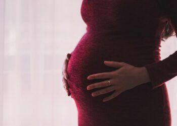 Médicos del Mundo exige al PP garantizar la protección de las mujeres embarazadas en situación irregular