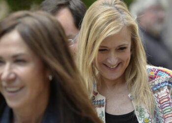 Marisa González junto a Cristina Cifuentes