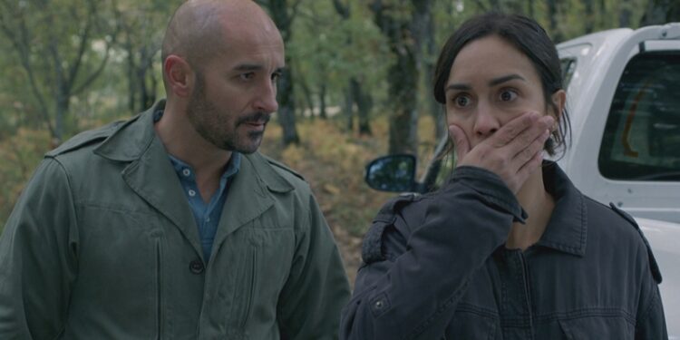 Alain Hernández y Megan Montaner en 'La caza. Monteperdido'