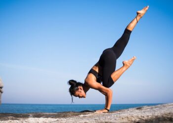 practicar yoga mejora el sueño