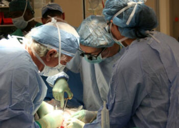 medicos cirujano quirofano.jpg