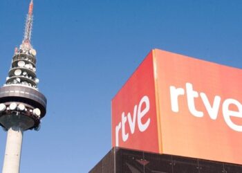 TVE continúa con su revolución en informativos y cambia a los presentadores del Telediario matinal