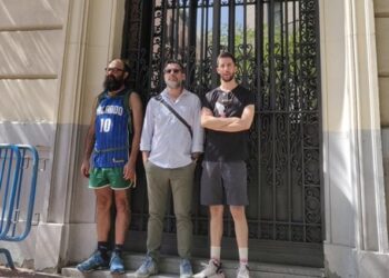 David Broncano, Ignatius Farray y Quequé en la puerta de COPE