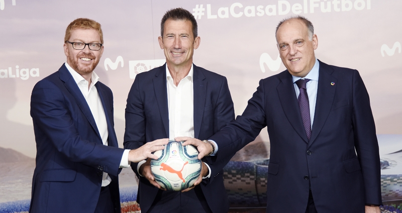 Sergio Oslé, Carlos Martínez y Javier Tebas durante la presentación de la alianza estratégica de LaLiga y Movistar+