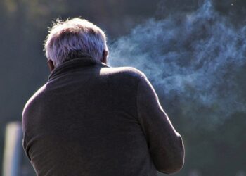 El estrés, el tabaco o la exposición al sol influyen en las enfermedades autoinmunes sistémicas