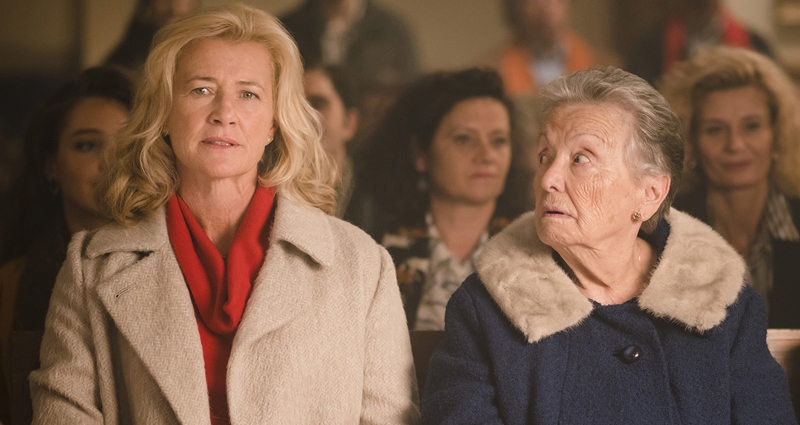 Mercedes (Ana Duato) y Herminia (María Galiana) en el estreno de la segunda parte de la 20ª temporada de 'Cuéntame'