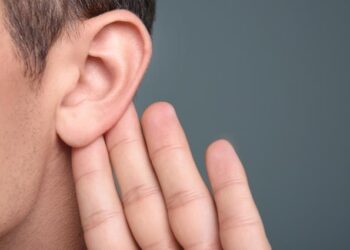 personas discapacidad problemas auditivos españa