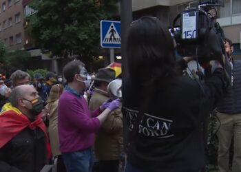 Manifestantes de Zaragoza y Madrid agreden a dos equipos de TVE y Telemadrid