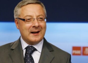 La consultora de José Blanco se plantea fichar al ex ministro Alfonso Alonso