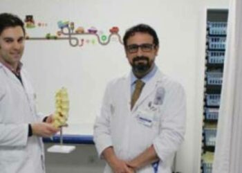 El Hospital Universitario Infanta Elena ha puesto en marcha un proyecto para la humanización en el seguimiento de la escoliosis en el adolescente