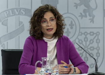 La ministra María Jesus Montero ficha al ex portavoz de Chaves como dircom de Sepides