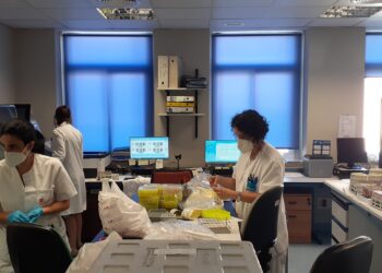 La Comunidad de Madrid toma más de 18.500 muestras para conocer el estado inmunológico, frente a COVID-19, en los centros socio-sanitarios