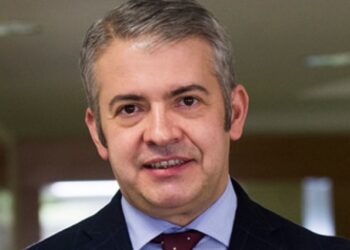 Villacís ficha al exdircom de la CEOE, Javier García de la Vega, como director de Gabinete de Vicealcaldía