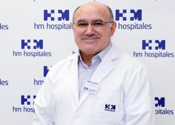 HM Delfos innova utilizando la videotoracoscopia para extirpar un timoma