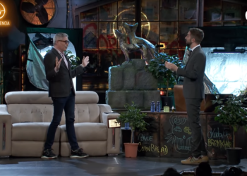 Boris Izaguirre visita ‘La resistencia’ con la guerra entre Isabel Pantoja y Kiko Rivera como telón de fondo